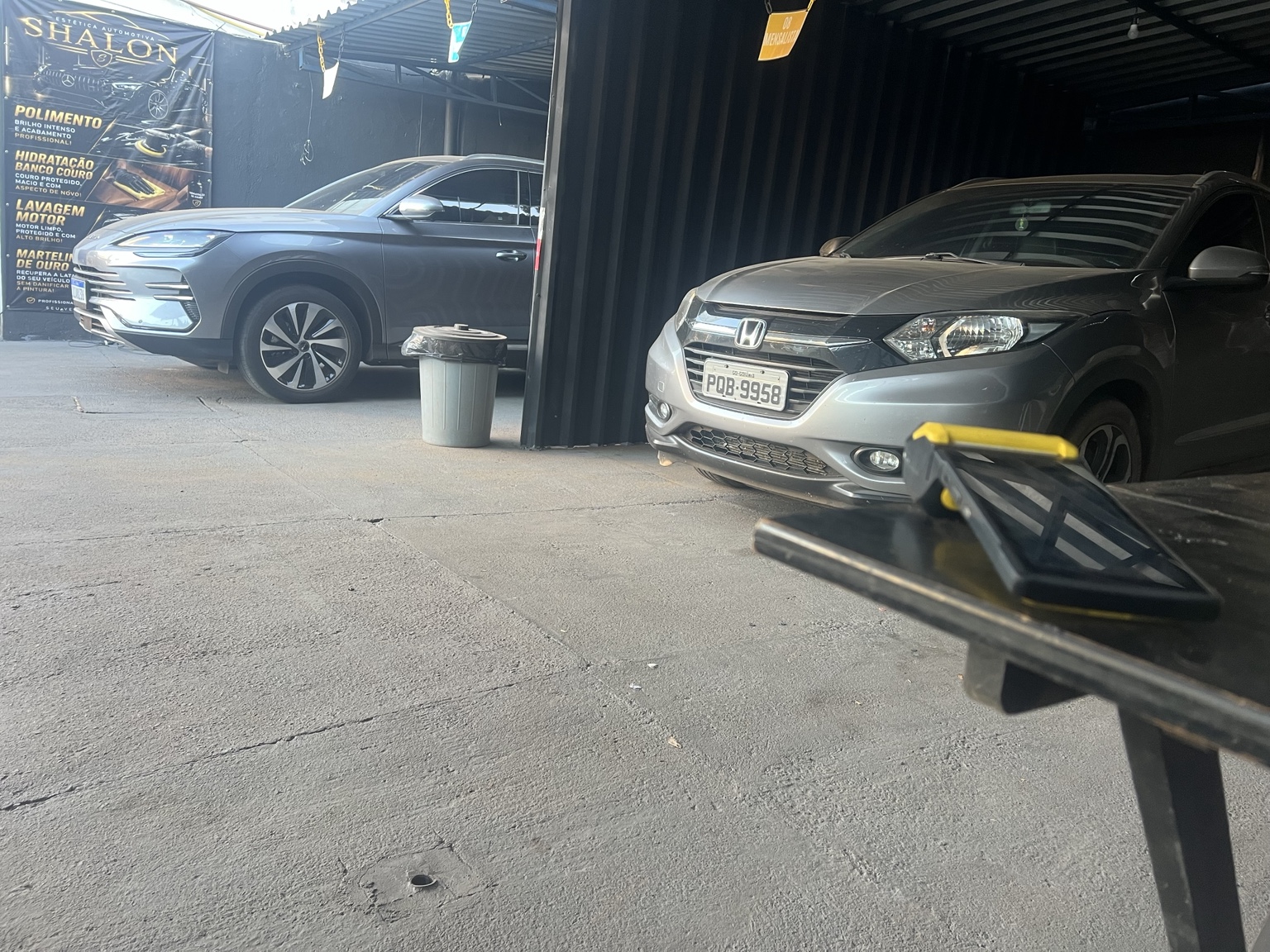 Veículos nas instalações reais da Shalon
